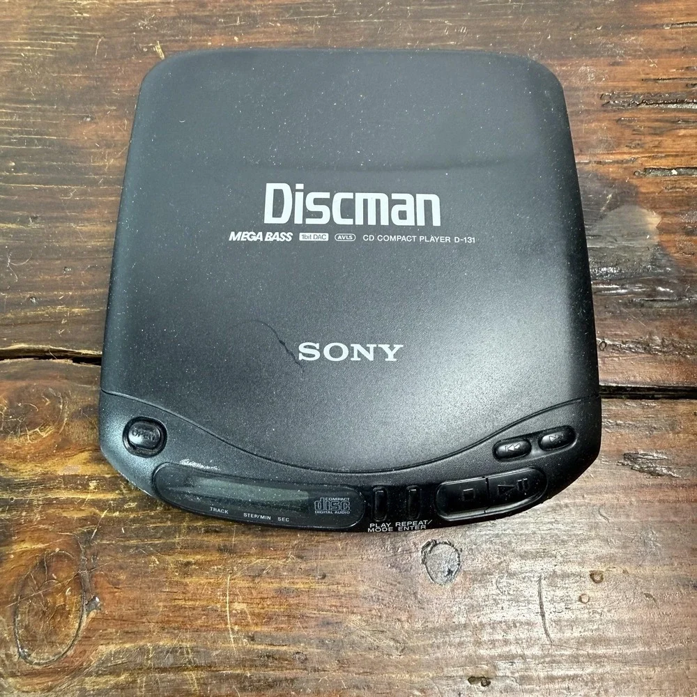 VNTG Sony Discman D-131 Portable‎ CD Player Mega Bass ESP W/ AC Adapter TESTED